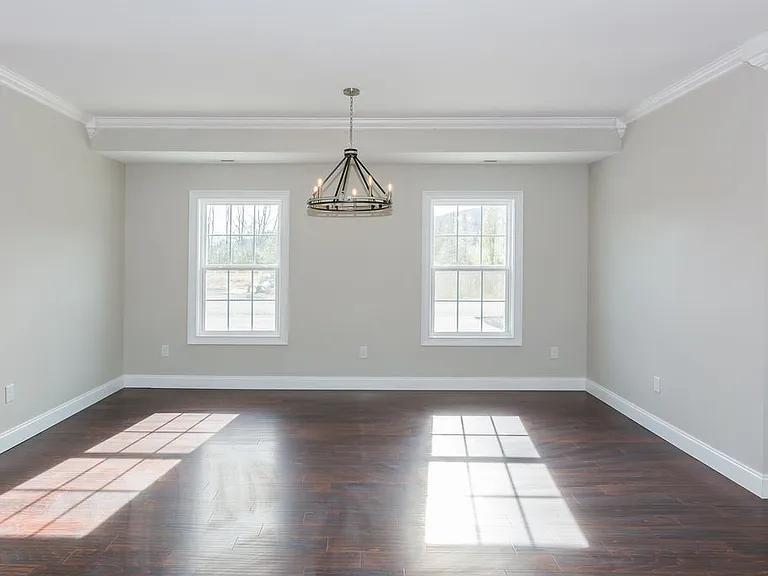 33 Michigan Ln — Photo 4