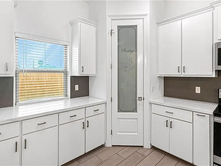 5106 Sebastian Dr — Photo 12