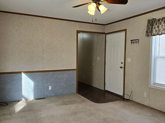 4th image of 467 Texas St