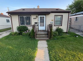 8716 Essex Ave, Warren, MI 48089
