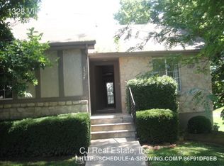 1328 NW Village Dr, Blue Springs, MO 64015