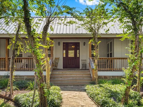 165 Sadie Ln, Round Top, TX 78954