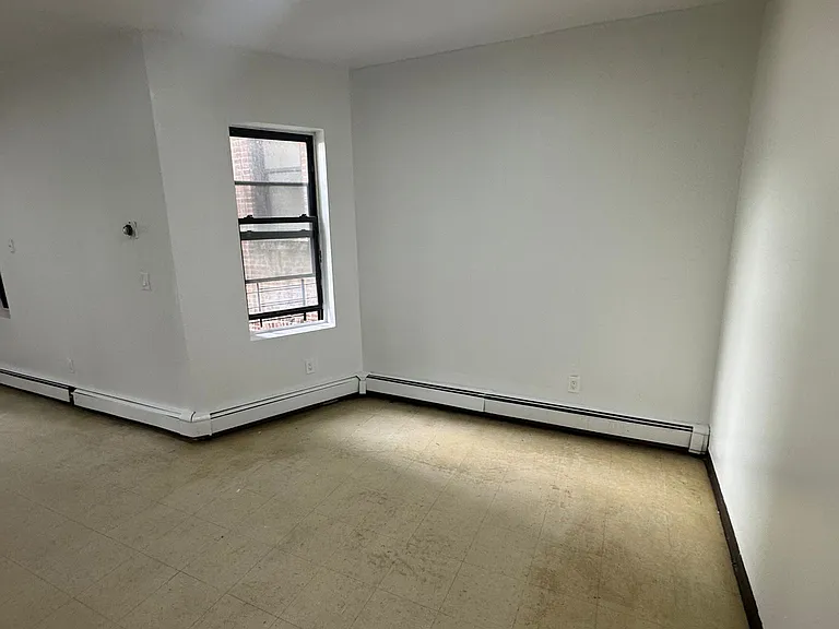 142 Orchard St #2R — Photo 2
