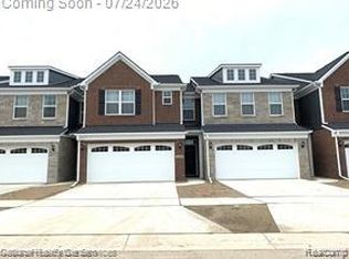 43683 Chancellor Ln, Novi, MI 48375