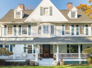 4 White Oak Tree Rd, Syosset, NY 11791