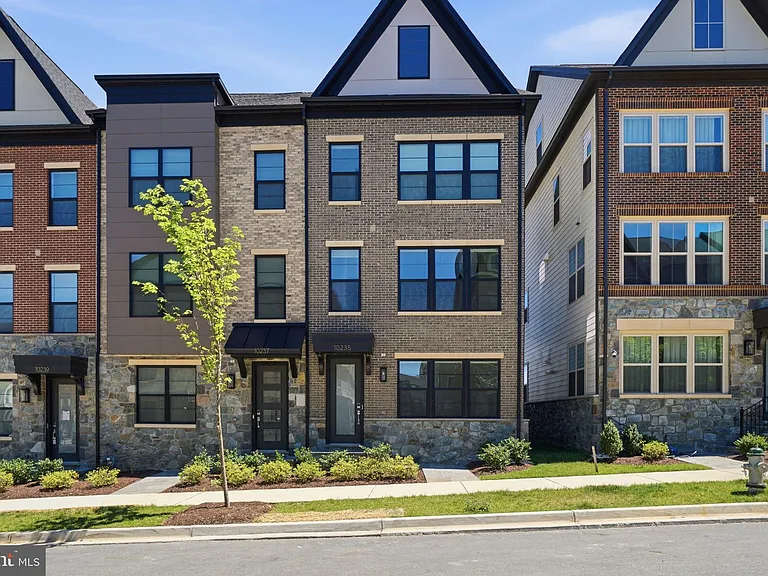 10235 Dalmatian St — Photo 1