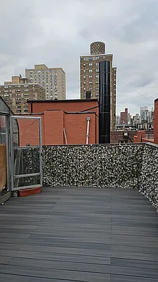 Rented by KNOCKKNOCK LLC | media 26