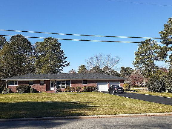 3rd image of 1612 Clarksville Dr
