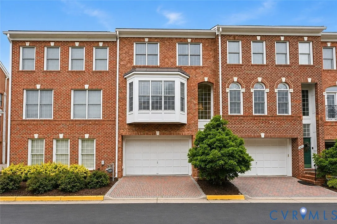 3 bed, 3096 sqft, $5,300 — Photo 3