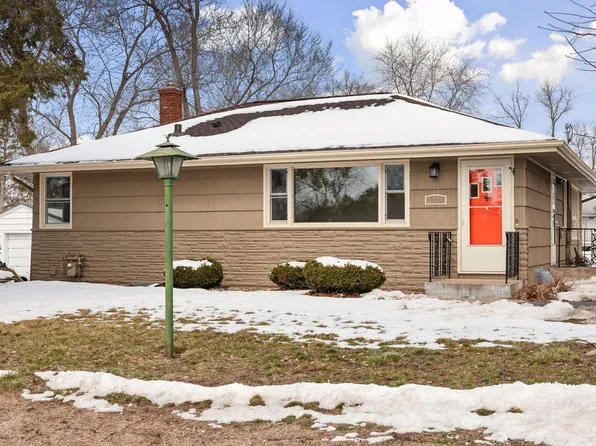 1479 Cope Ave E, Maplewood, MN 55109