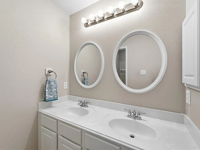15815 Mossy Shores Ct — Photo 21