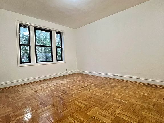 2nd image of 680 Melrose Ave APT 5S