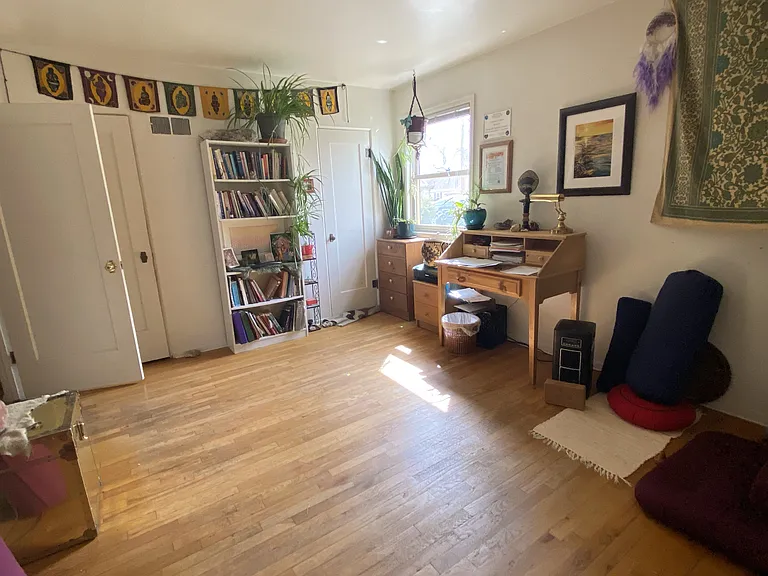211 W Simpson St — Photo 9