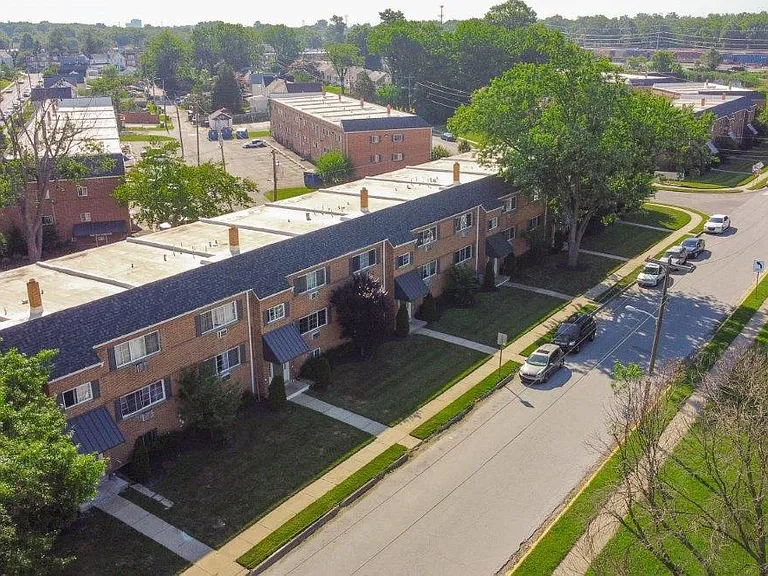 Maple Walk Apartments — Photo 47