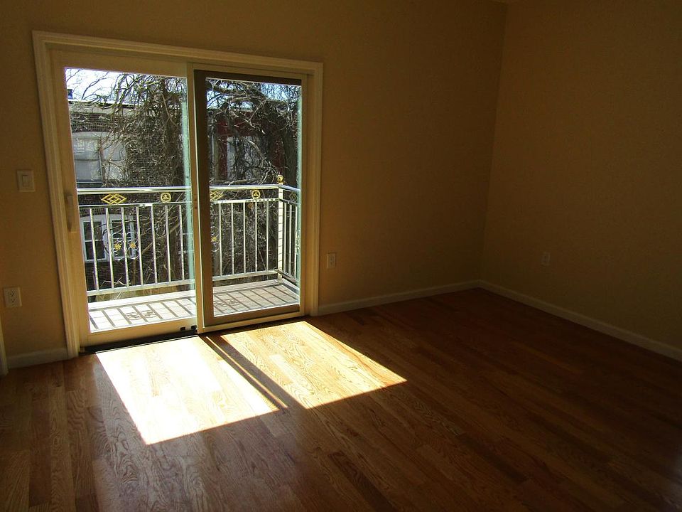 Master BR with Balcony