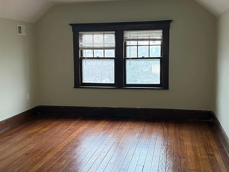 25 Mountain Ave — Photo 8