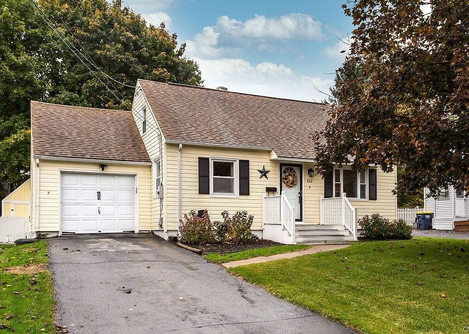 1st image of 922 Beverly Dr