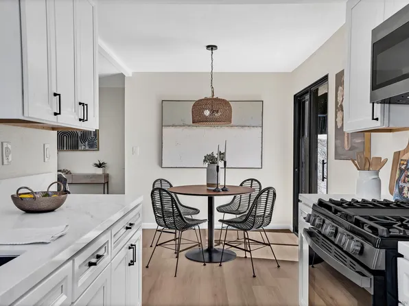 8438 Capricorn Way Unit 11, San Diego, CA 92126