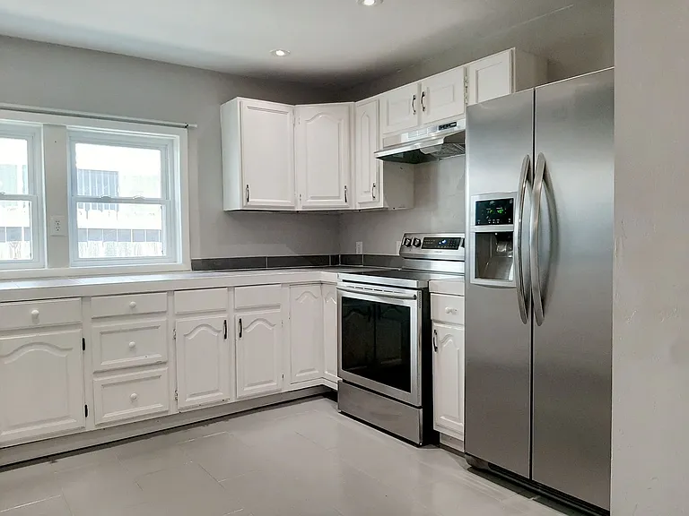 1002 N Mason St — Photo 2