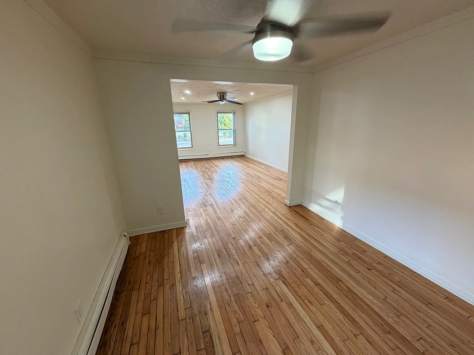 2 bed, 950 sqft, $1,350 — Photo 4