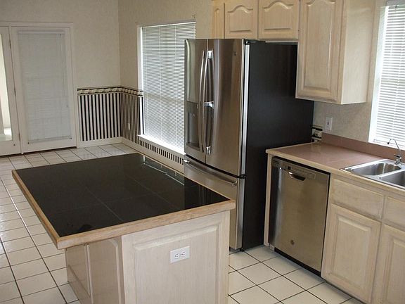 5th image of 1609 Avenue H