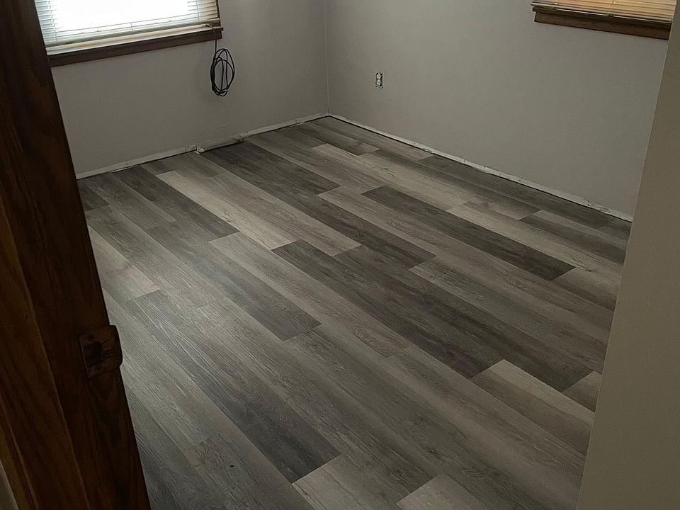 1st image of 400 30th Ave N
