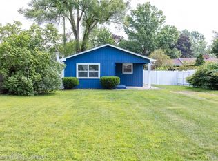 36885 Porter St, Romulus, MI 48174