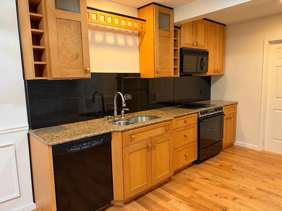 20 Kellogg Rd #2