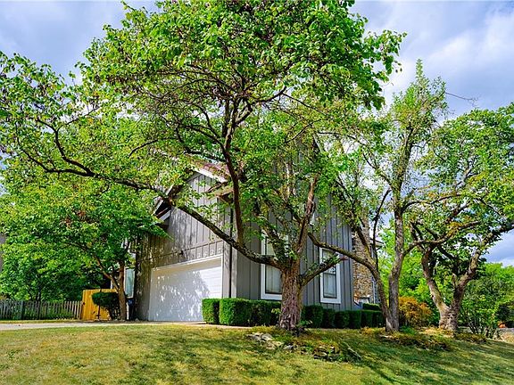 4th image of 3637 NE Beechwood Dr