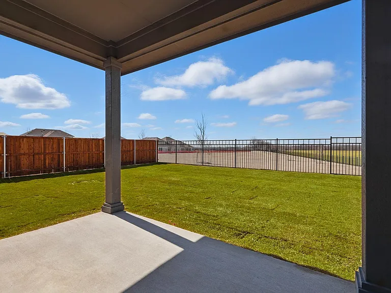 2238 Maple Ridge Dr — Photo 18