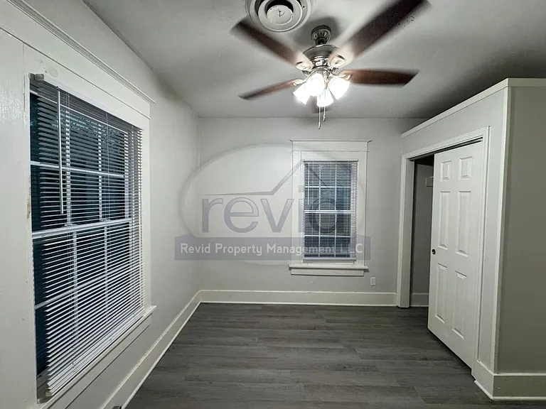631 S Graham St — Photo 12