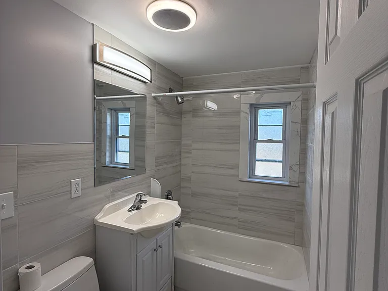 25B Garfield Park Park #25B — Photo 8