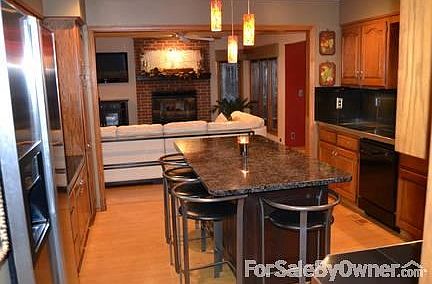 Kitchen attaches to family room
						:
						Great floorplan for entertaining or keeping tabs on family activities / TV.