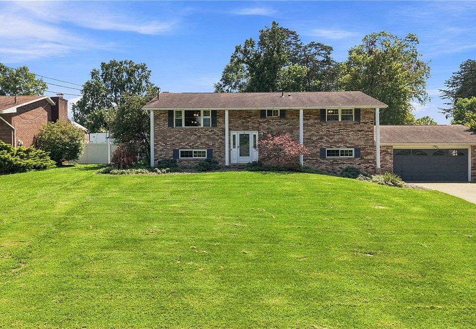 1st image of 312 Maple Dr