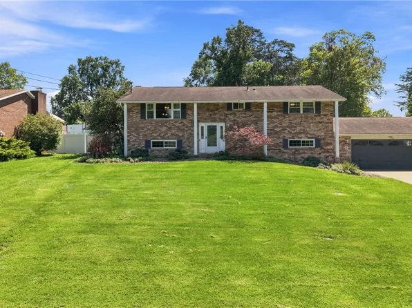 312 Maple Dr, Williamstown, WV 26187