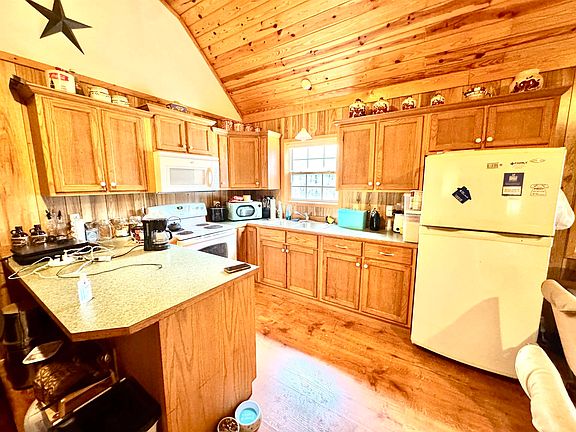 3rd image of 54 Split Rock Rd