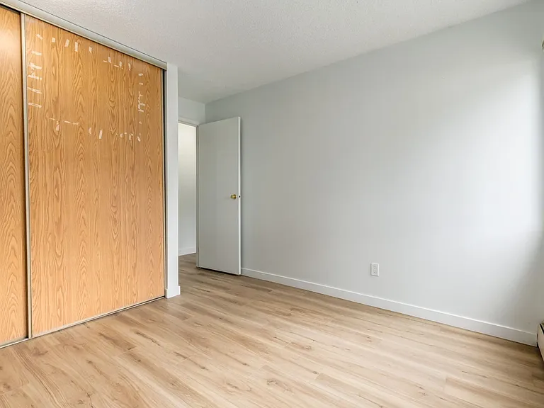 1825 Woodview Dr SW — Photo 12