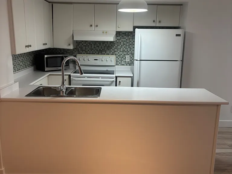 21 Earl St #306 — Photo 9