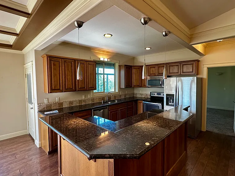 3724 W Grandview Ave — Photo 2