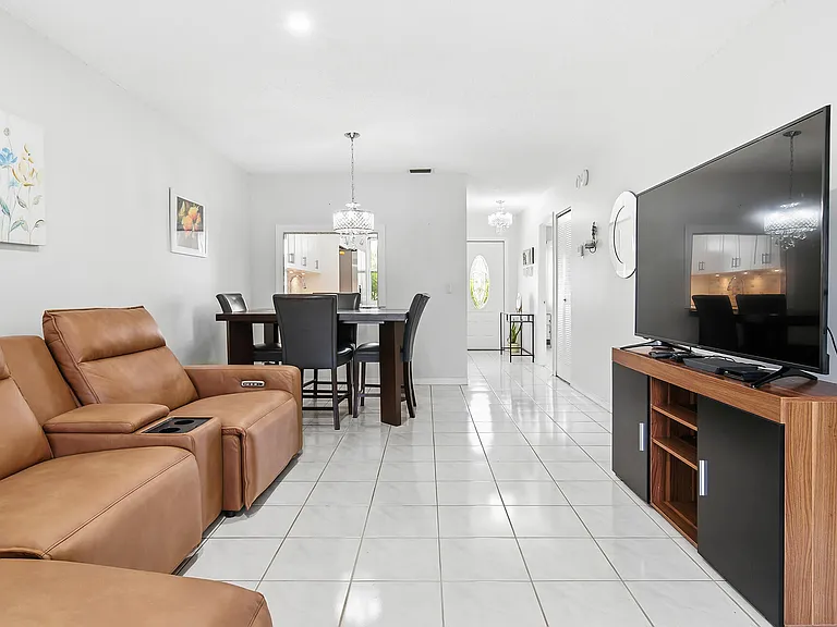 232 Lake Meryl Dr — Photo 15