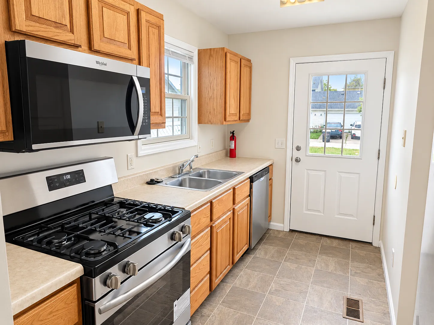 1512 Montgomery Street - House — Photo 4