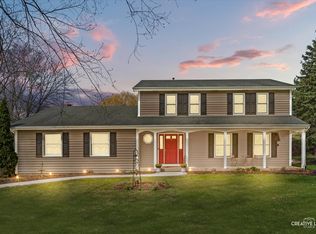 7N002 Glenview Dr, Saint Charles, IL