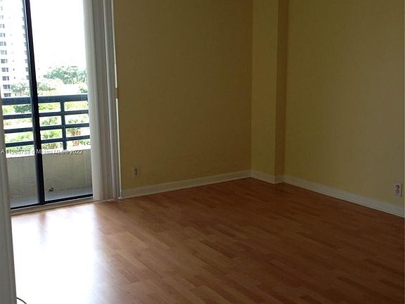 4th image of 3300 NE 191st St APT 608