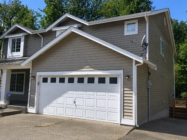 9525 S 221st Place, Kent, WA 98031