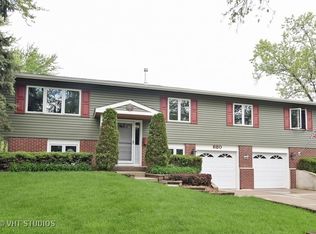 680 Frederick Ln, Hoffman Estates, IL 60169