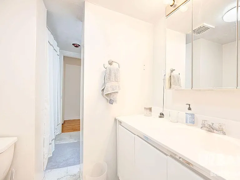 35 Grove St #5M — Photo 4