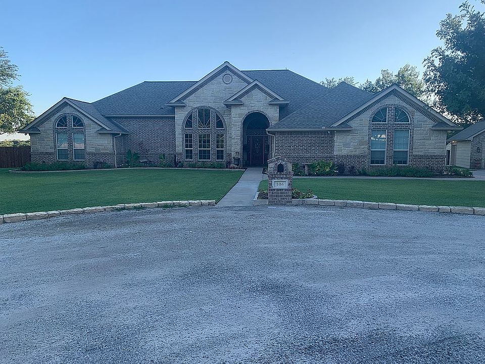 Front View of home.