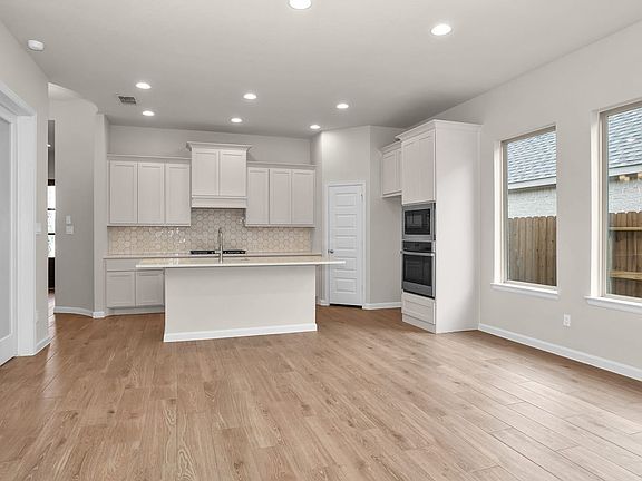 2nd image of 5002 Bowen Prairie Dr