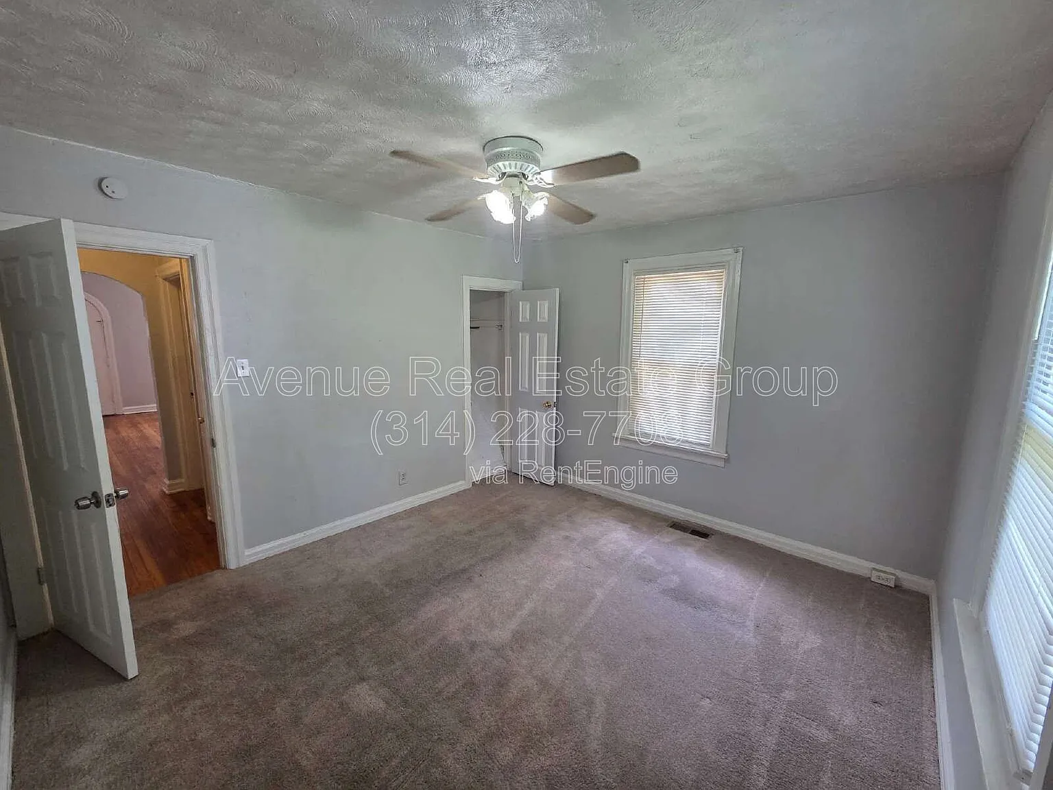 3 bed, 1.0 bath, 900 sqft, $1,056 — Photo 4