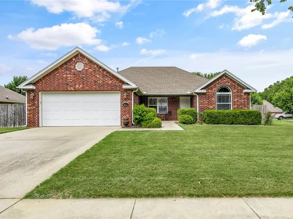 3628 W Clearwood Dr, Fayetteville, AR 72704